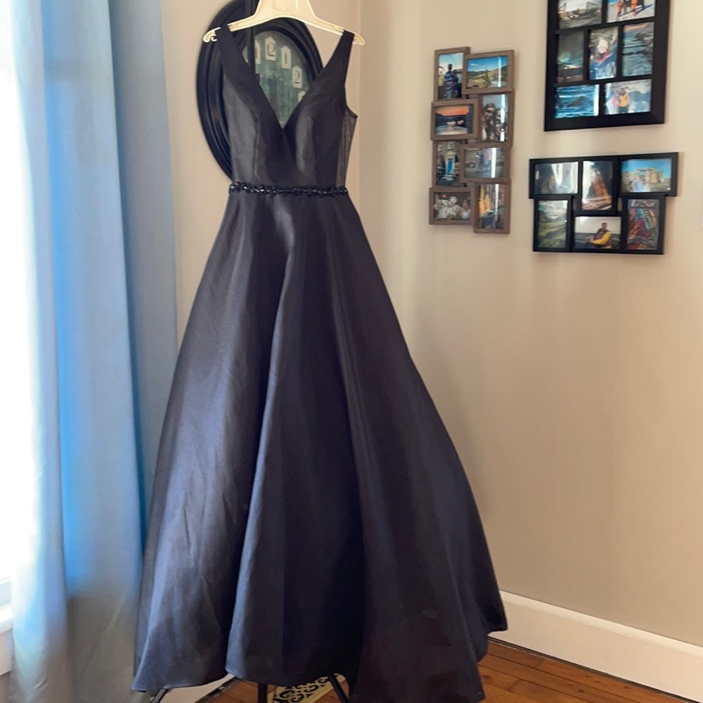 Black long Prom dress with pockets, size 0
